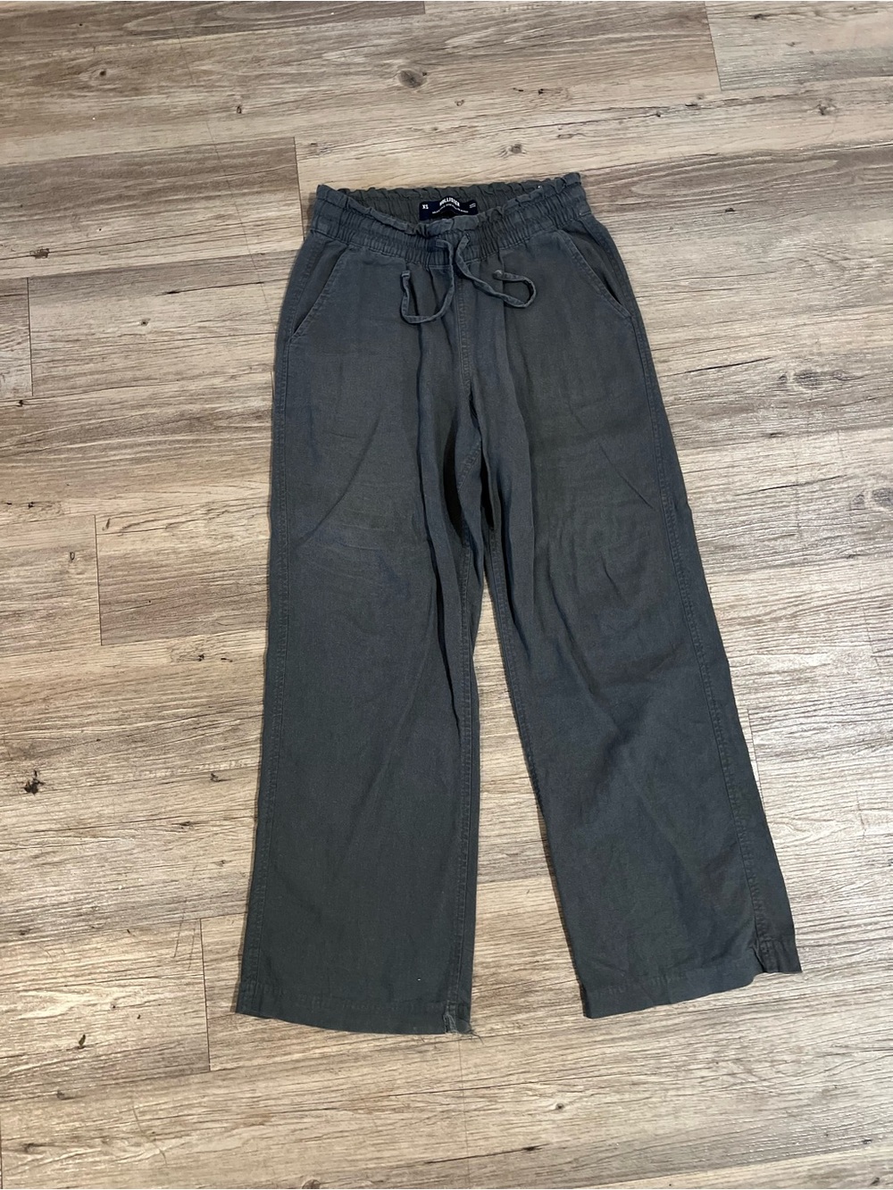 Hollister Feel Good Low-Rise Tapered Baggy Pants Gray Size XSmall